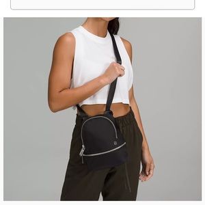 Lululemon city adventure mini.  Like new condition